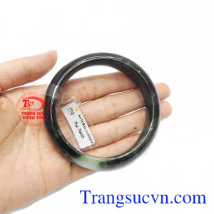 Ngọc cẩm thạch thiên nhiên hợp phong thủy, mang lại may mắn, bình an và thịnh vượng.