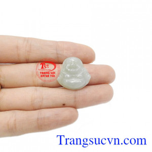 Ngọc cẩm thạch mang đến sự may mắn và thịnh vượng cho người dùng.