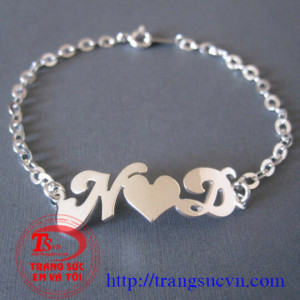 Bán Lắc tay chữ vàng trắng,Đặt Lắc tay chữ vàng trắng Có giấy kiểm định® lac tay chu vang trang làm nhanh lac tay chu vang trang  toàn quốc Trang Sức Em và Tôi chuyên Trang sức Nam Nữ.Vàng bạc,quý,ngọc.Đặt hàng theo yêu cầu