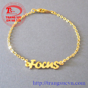 Bán Lắc tay mặt chữ vàng,Đặt lac tay mat chu vang Có giấy kiểm định® lac tay mat chu vang làm nhanh Lắc tay mặt chữ vàng toàn quốc Trang Sức Em và Tôi chuyên Trang sức Nam Nữ.Vàng bạc,quý,ngọc.Đặt hàng theo yêu cầu lac tay mat chu vang  Bán Lắc tay mặt c
