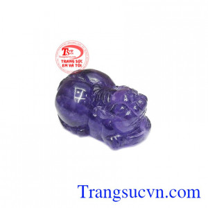 Tỳ hưu trong tín ngưỡng được coi là linh vật mang lại tài lộc, may mắn và thịnh vượng.