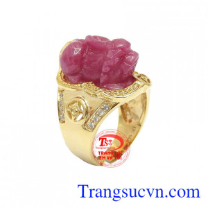 Nhẫn nam ruby tỳ hưu là sản phẩm nhẫn nam ruby thiên nhiên, sang trọng