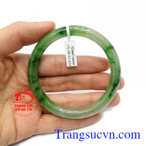 Ngọc cẩm thạch trang sức không thể thiếu cho phái nữ