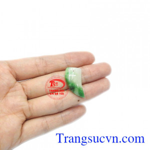 Ngọc cẩm thạch được biết đến là loại ngọc quý và rất tốt trong phong thủy.