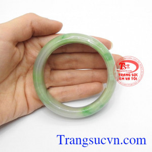 Vòng ngọc phỉ thúy hợp với tất cả các mệnh