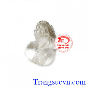 Mặt dây tỳ hưu thăng tiến là sản phẩm đá thạch anh tóc thiên nhiên, sản phẩm được chế tác tinh tế, sắc nét