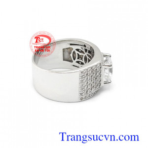 Nhẫn nam đính đá phong cách vàng trắng phù hợp phong cách thời trang
