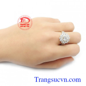 Nhẫn nữ 10k Hàn Quốc quý phái nhập khẩu Korea là dòng sản phẩm rất được phái đẹp ưa chuộng, phù hợp làm quà tặng cho người yêu thương những dịp ý nghĩa