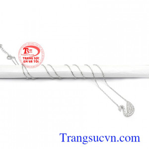 Dây chuyền nữ vàng trắng tinh xảo, sắc nét, kiểu dáng thời trang