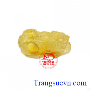 Tỳ hưu là linh vật ăn vàng bạc, châu báu và là loài không có hậu môn nên tiền bạc tỳ hưu ăn vào chỉ có vào mà không có ra