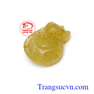 Mang hồ ly bên người sẽ giúp phái đẹp may mắn trong đường tình duyên, khôn khéo trong giao tiếp, ngoài ra còn mang lại tài lộc, phú quý cho chủ nhân