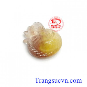 Sở hữu hồ ly bên mình sẽ giúp chủ nhân gặp nhiều may mắn trong tình duyên, khôn khéo trong giao tiếp, đối với doanh nhân hay quản lý sẽ giúp thêm tự tin và cũng cố quyền lực cho bản thân