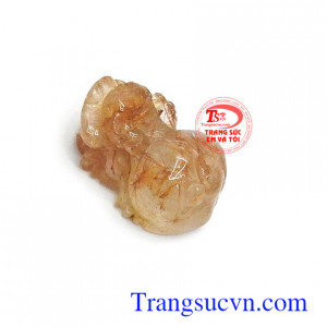 Mặt tỳ hưu thạch anh tóc tài lộc là linh vật có tác dụng giải trừ tà khí, mang lại điều tốt lành như tài lộc, may mắn trong công việc và cuộc sống