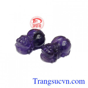 Tỳ hưu được biết đến là linh vật hút tiền tài mang đến cho người dùng sự may mắn và tài lộc.