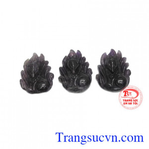 Hồ ly có tác dụng trong phong thủy, giúp tình yêu thêm nồng nàn, giúp phụ nữ càng thêm khéo léo và khôn ngoan.