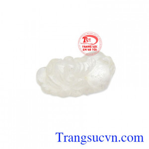 Sản phẩm có thể bọc vàng hoặc bạc để làm mặt dây. 