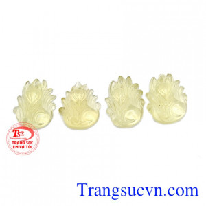 Hồ ly thạch anh vàng giúp người dùng thêm sự khôn ngoan, khéo léo và giữ lửa tình yêu.