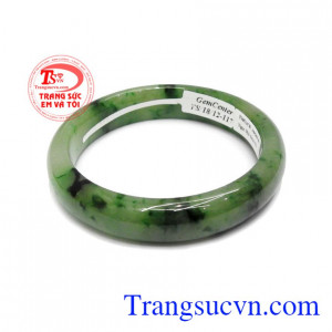 Bởi vậy không lẽ gì cẩm thạch đã được sử dụng rất nhiều trong chế tác trang sức phục vụ vua chúa