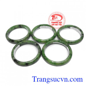 Vòng ngọc cẩm thạch phù hợp với tất cả các mệnh