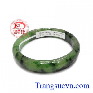 Nếu như mỗi dòng đá mang một ý nghĩa riêng thì cẩm thạch cũng không ngoại lệ, nó mang lại tiền tài, sức khỏe, hào quang cho chủ nhân.