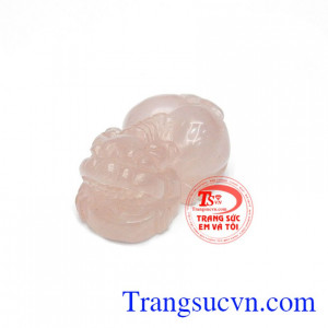 Tỳ hưu thạch anh hồng may mắn là sản phẩm thạch anh hồng thiên nhiên mang lại nhiều may mắn trong công việc