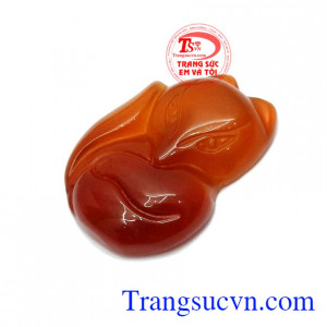Sự kết hợp này tạo ra sản phẩm Hồ ly mã não trường thọ với ý nghĩa hạnh phúc gia đình bền chặt, gắn kết một đời
