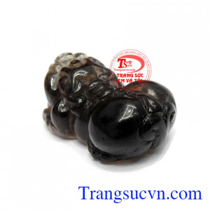 Thạch anh khói mang trong mình một giá trị thuần khiết nhưng chứa đựng sức mạnh bí ẩn có thể đánh bật bức xạ độc hại từ môi trường