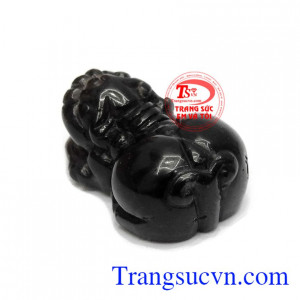 Đá thạch anh khói không chỉ có màu sắc đẹp, lạ mà còn mang lại may mắn cho chủ nhân