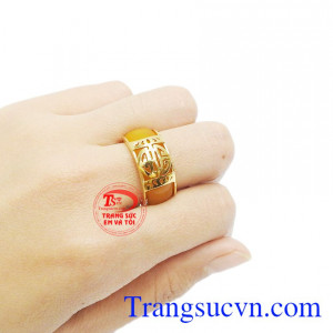 Nhẫn cẩm thạch vàng sang trọng