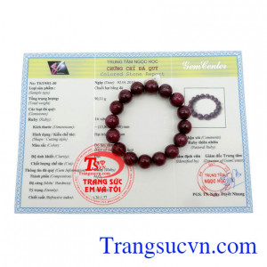 Chuỗi tay đã được kiểm định đá quý.