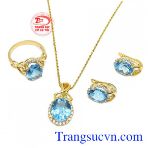 Bộ trang sức nữ topaz đẹp được kết hợp từ mặt dây, hoa tai và nhẫn .