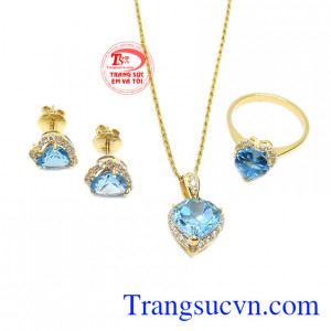 Bộ trang sức nữ topaz tình yêu là bộ trang sức mới mang phong cách trẻ trung và tinh tế.