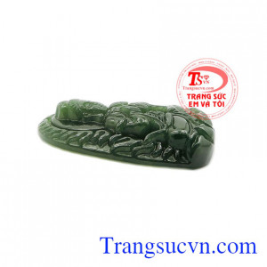 Đeo bên mình có thể phòng tránh yêu ma, xua đuổi xui rủi, mang tới trí tuệ, sáng suốt cho gia chủ.