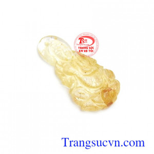 Phật Bà thạch anh tóc hưng thịnh mắn tượng trưng cho sự may mắn, lạc quan, vui vẻ và loại bỏ điềm xui cho người đeo, phù hợp bọc vàng hoặc bạc làm mặt dây chuyền đeo hợp thời trang và phong thủy