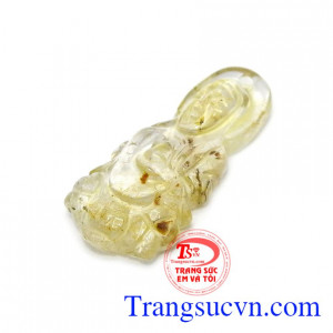 Thạch anh tóc vàng giúp chủ nhân có tinh thần thông thái, kích thích não bộ, rất phù hợp với người hoạt động xã hội, yêu thích nghệ thuật