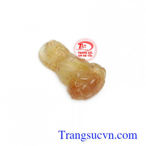 Mặt phật bà thạch anh tóc cát khí là biểu tượng của sự bình an, lòng thánh thiện, bác ái, hướng phật, đem tới sự may mắn, tài lộc cho người đeo