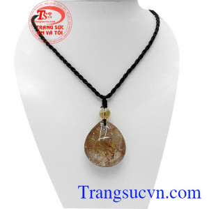 Mặt dây thạch anh tóc quyền lực là sản phẩm thạch anh tóc mang nguồn năng lượng dồi dào, sản phẩm có độ trong cao