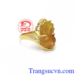 Nhẫn nữ tỳ hưu tài lộc 10k là sản phẩm đá thạch anh tóc thiên nhiên