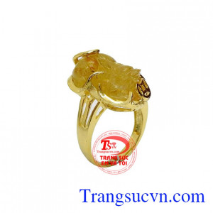 Nhẫn nữ vàng tỳ hưu may mắn là sản phẩm được các bạn nữ ưa thích