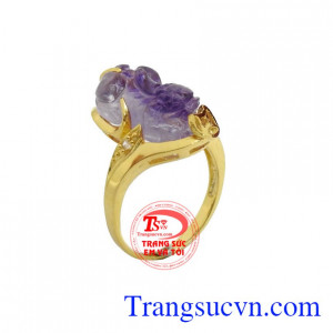 Nhẫn nữ vàng tỳ hưu thịnh vượng là sản phẩm đang là xu hướng của các bạn nữ ưa thích