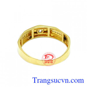 Không quá cầu kỳ trong từng chi tiết nhưng cũng đủ để làm hài lòng các đấng mày râu.