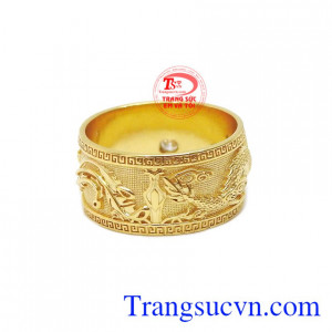 Đặc biệt với những cặp đôi mới cưới thường dùng cặp long phụng để trong phòng ngủ để giúp tình yêu thêm nồng nàn hơn. 