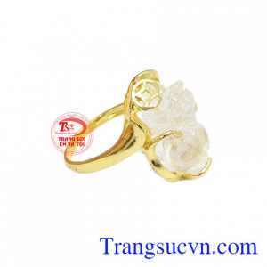 Tỳ hưu là linh vật hút tài hộc, giữ tiền của cho gia chủ luôn gặp may mắn.