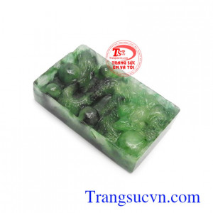 Mặt rồng ngọc cẩm thạch quyền lực là loại linh vật linh thiêng biểu trưng cho năng lượng của đất trời