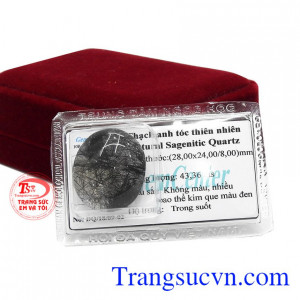 Mặt thạch anh tóc đen độc đáo thích hợp làm mặt dây, có thể kết hợp cùng vàng hoặc bạc để đảm bảo tính bền đẹp cho viên đá.