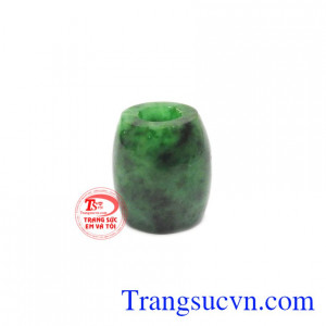 Mặt dây lu thống cẩm thạch thiên nhiên hợp phong thủy, có thể sử dụng cho nhiều mệnh khác nhau. 