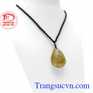 Thạch anh tóc vàng được mệnh danh là loại đá mang lại quyền uy, mang sức ảnh hưởng lớn đến những người xung quanh