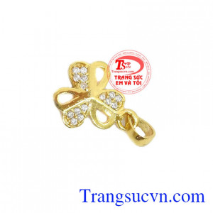 Mặt dây chuyền nữ vàng quý phái dễ kết hợp cùng nhiều kiểu dây chuyền vàng