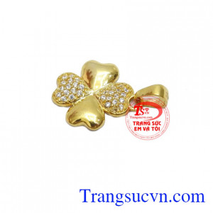 Mặt dây chuyền nữ vàng quý phái dễ kết hợp cùng nhiều kiểu dây chuyền vàng