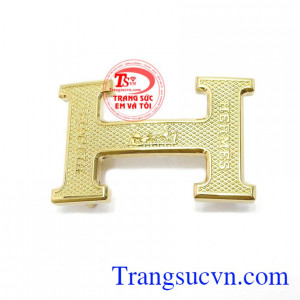 Thắt lưng vàng tây 18k là sản phẩm được thiết kế 3D sang trọng, sắc nét,tinh xảo, tỉ mỉ đến từng chi tiết.